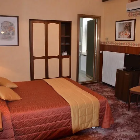 Hotel Milano 3*